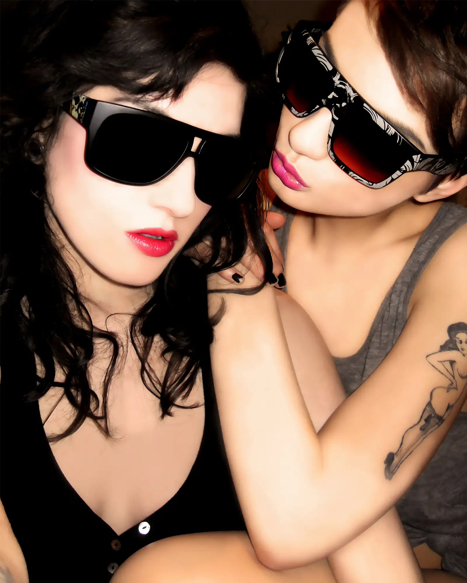 Leaves San Mai Frontiersman knife - Fat Punk Studio vs Goonigans